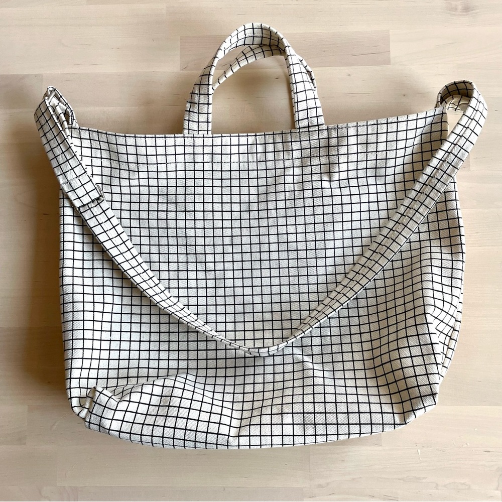 BAGGU Horizontal Duck Bag in Natural Grid